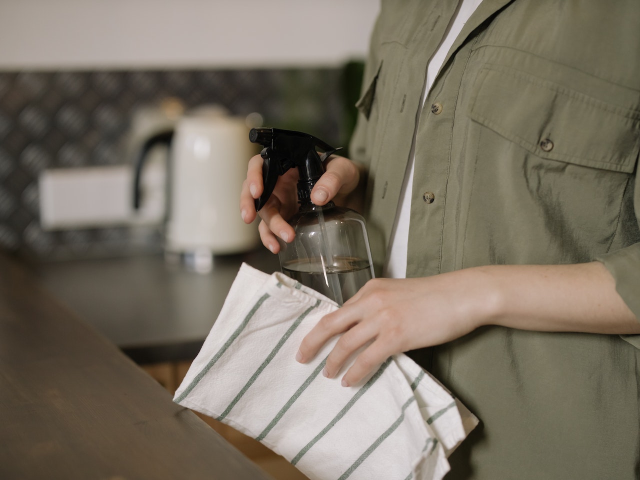 You are currently viewing Goodbye to Dust Bunnies: The Perks of Home Cleaning Services