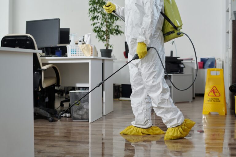 Read more about the article Top 5 Signs Your Office Cleaning Service Is Failing You