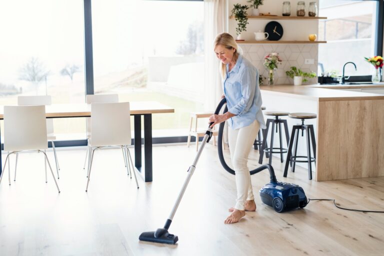 Read more about the article Maintaining a Spotless Home Between Professional Cleanings: Top 10 Tips