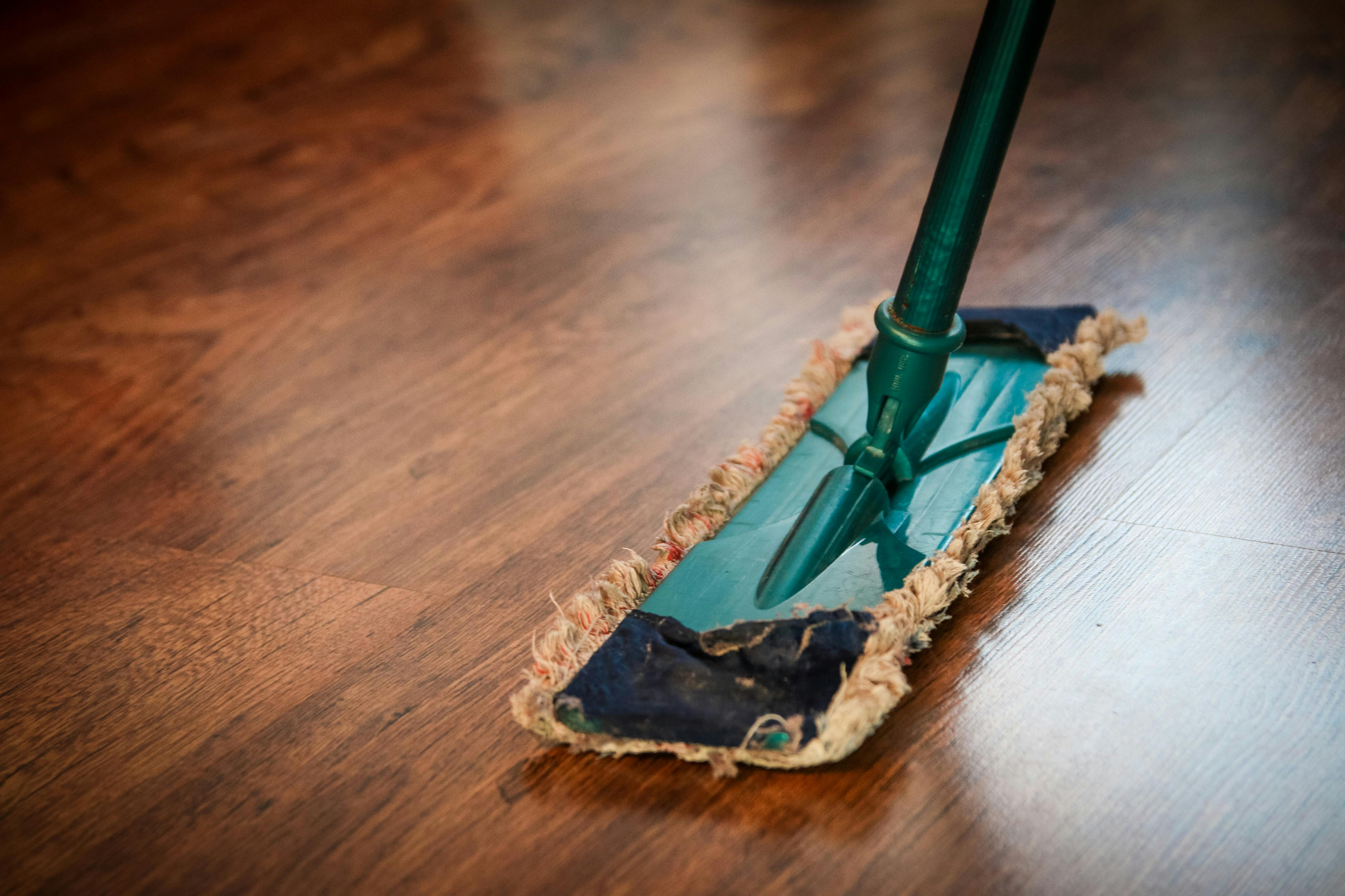 Read more about the article 7 Signs Your Home Needs a Deep Cleaning Service