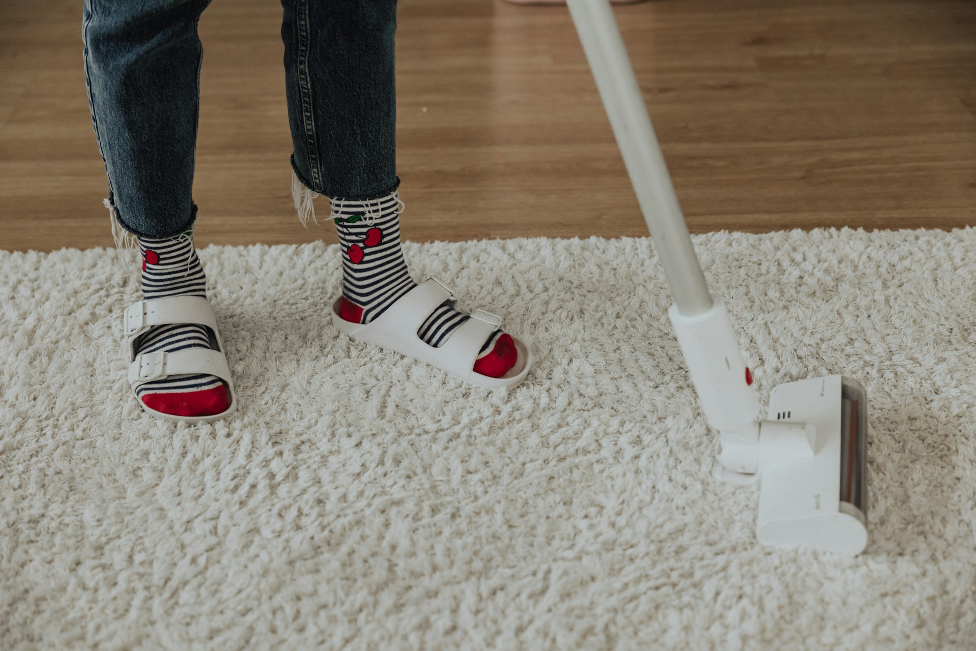 You are currently viewing The Importance of Regular Carpet Cleaning: Enhancing Home Hygiene and Aesthetics