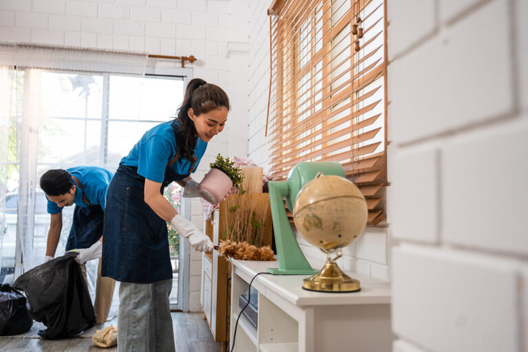 Read more about the article Essential Move-In/Out Cleaning Services for a Seamless Transition