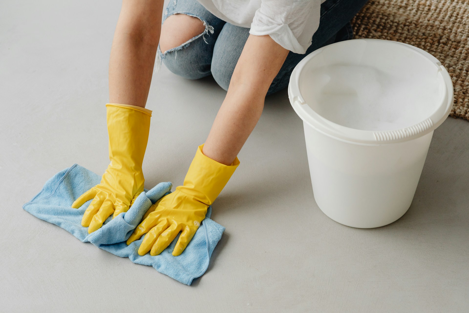 Deep Cleaning Services: A Comprehensive Approach to a Spotless Home