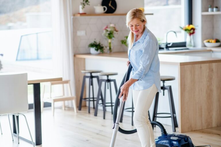 Read more about the article Find the Perfect Cleaning Service: Key Factors to Select the Right Provider