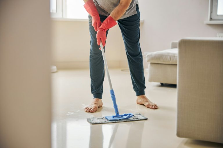 Read more about the article Why Hiring Professionals for Move-In Cleaning is a Smart Idea