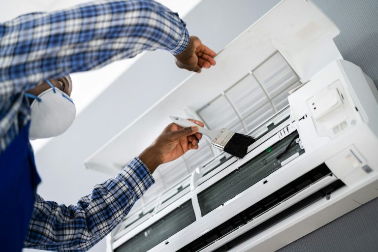 Read more about the article Solutions for Dusty Vents and Air Quality Issues in Offices