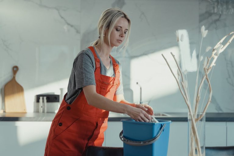 Read more about the article When to Schedule One-Time Cleaning Before Family Visits