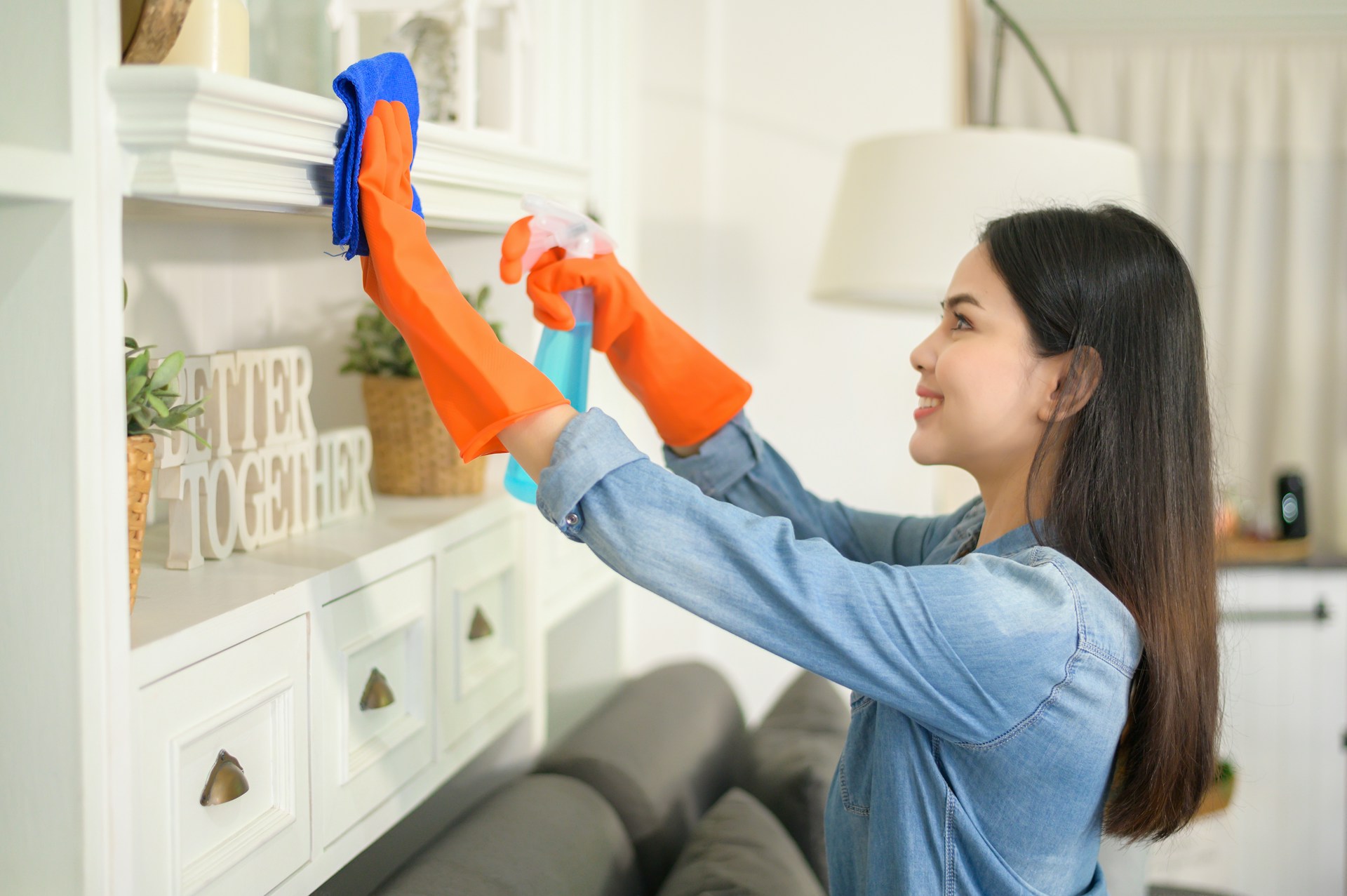 You are currently viewing When Is It Time to Call Professional Cleaners? Warning Signs